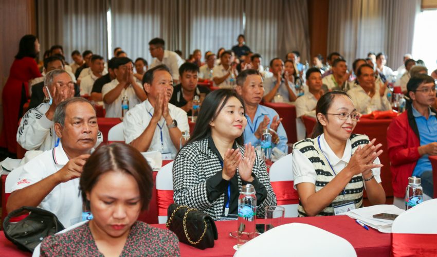 Vipo代表参加了研讨会活动
